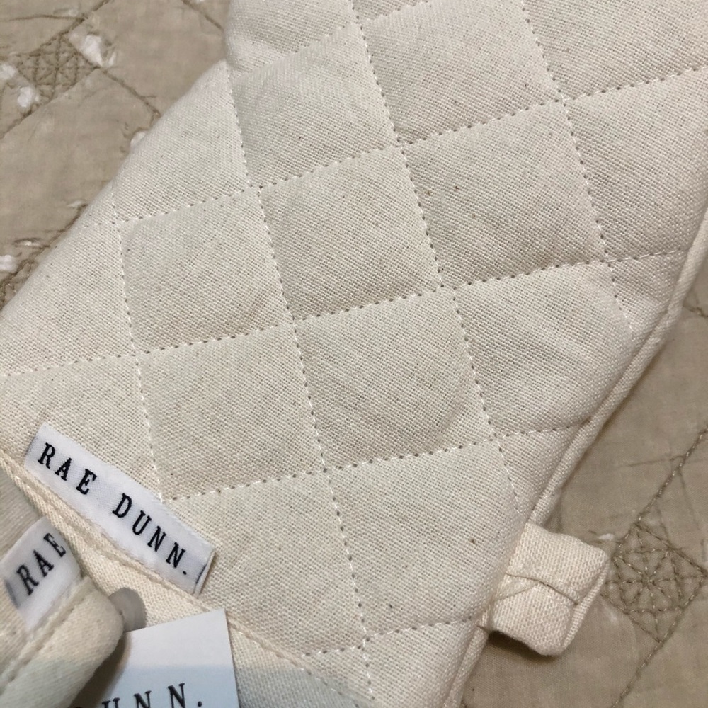 Rae Dunn “Be Kind Mini oven mitts - Picture 6 of 6